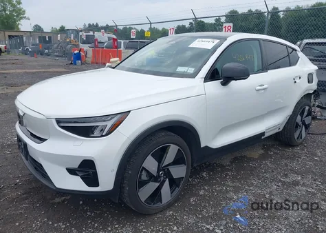 2023 Volvo C40 Recharge Plus z USA, uszkodzony, nr VIN YV4ED3GL8P2065802